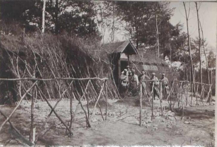 Camp mougin juin1915baraque des officiers